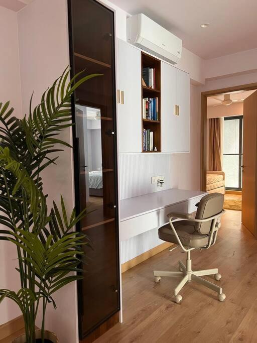 Luxurious 3-bedroom In *