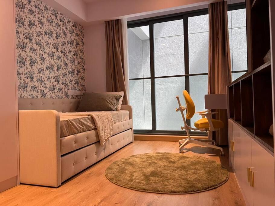 Apartment Luxurious 3-bedroom In *