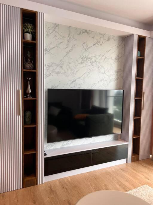Apartment Luxurious 3-bedroom In